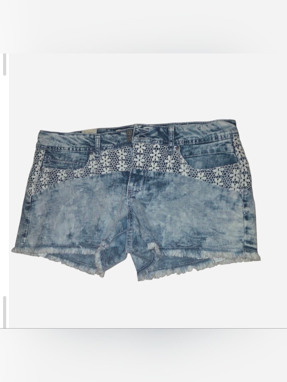 Y2K LEI Light Blue Acid-Wash Denim Shorts with White Lace Detail.
